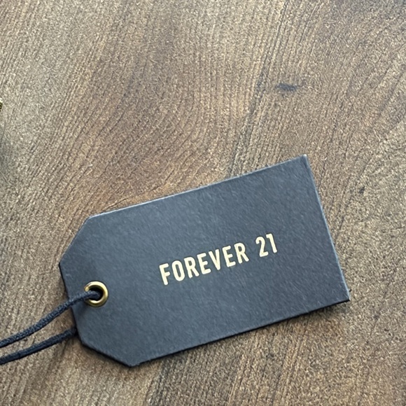 NWT Forever 21 Metallic Gold Black Top Size M - Picture 4 of 4